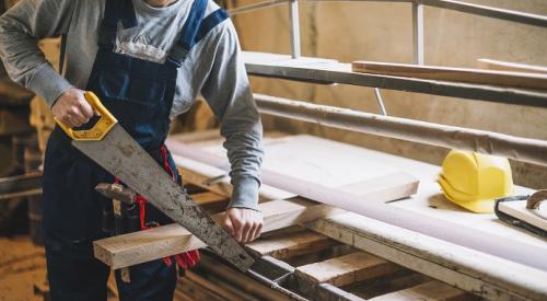 Angajam instalatori, dulgheri si muncitori necalificati